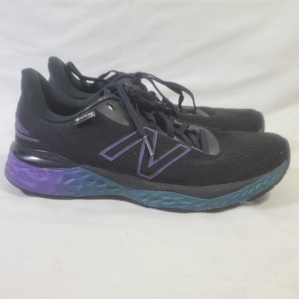 New Balance Women's Fresh Foam 880v11 GTX Running Shoe Size 8.5 (D)